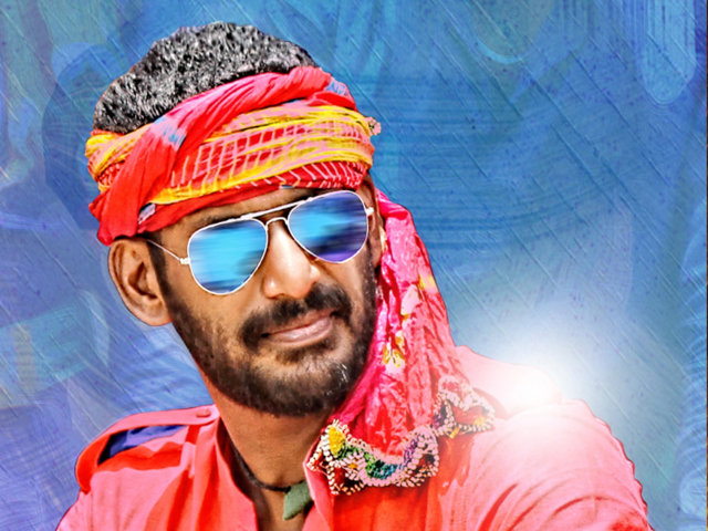 Vishal stills at Rayudu Movie